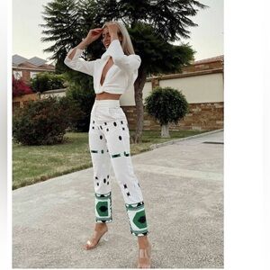 New Zara Embroidered White Linen Blend  Pants size Medium
Blogger Fav bohemian